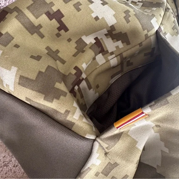 Nike Men’s XL NFL Washington Football Team Salute to Service Sideline Hoodie. - Picture 6 of 8